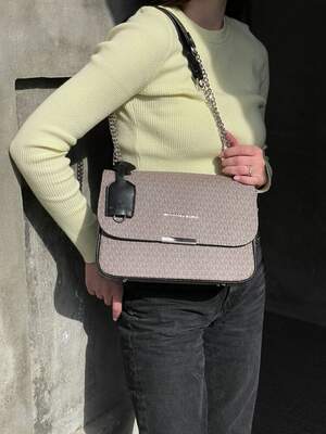 Michael Kors Zippy Bag Grey